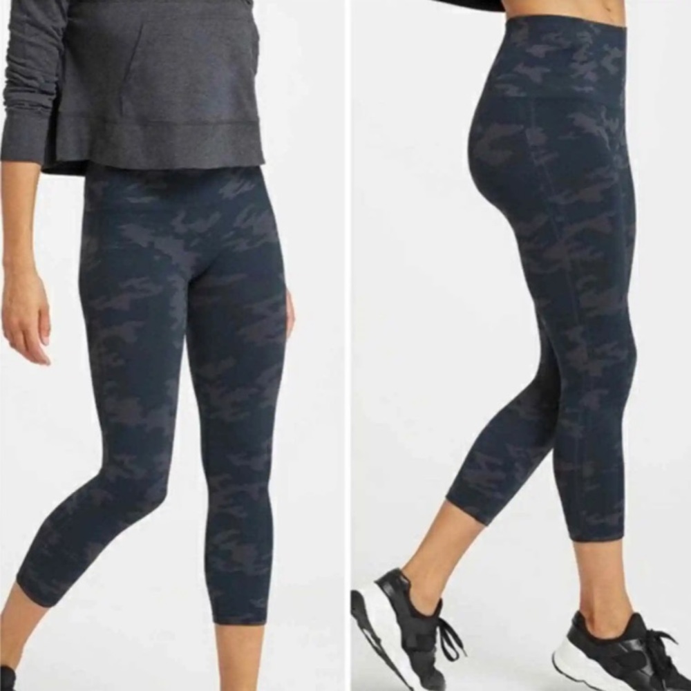 SPANX Camo Capri Legging